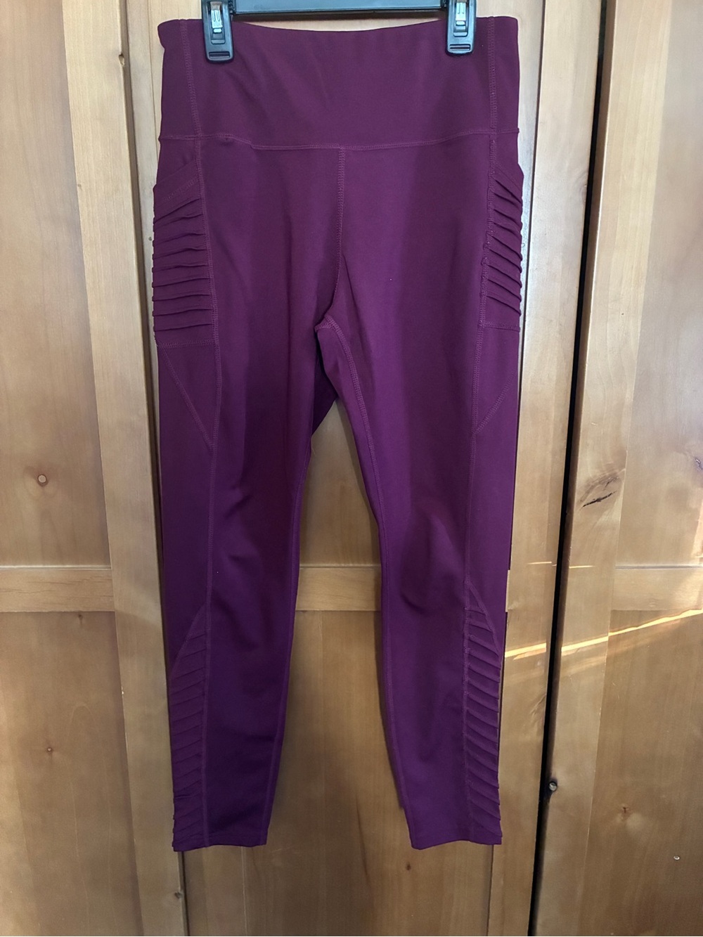 Nicole Miller Sport Ribbed Panel Leggings in Plum #92